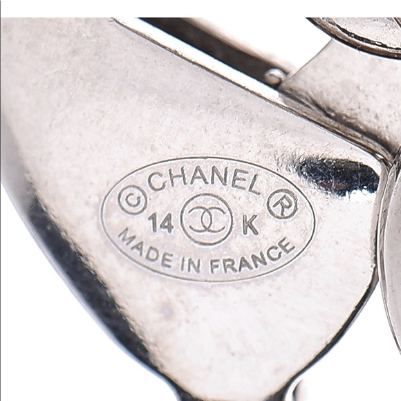 CHANEL Plexiglass Pearl
CC Padlock Bracelet Silver - Picture 4 of 7